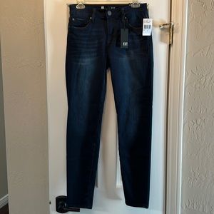 NWT KUT from the Kloth Diana skinny jeans size 6.